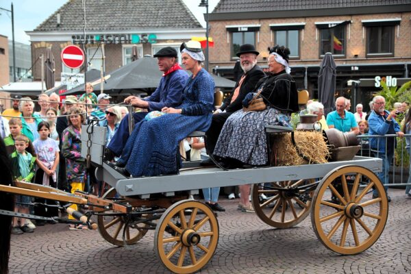 Paard_wagen_markt_Schagen